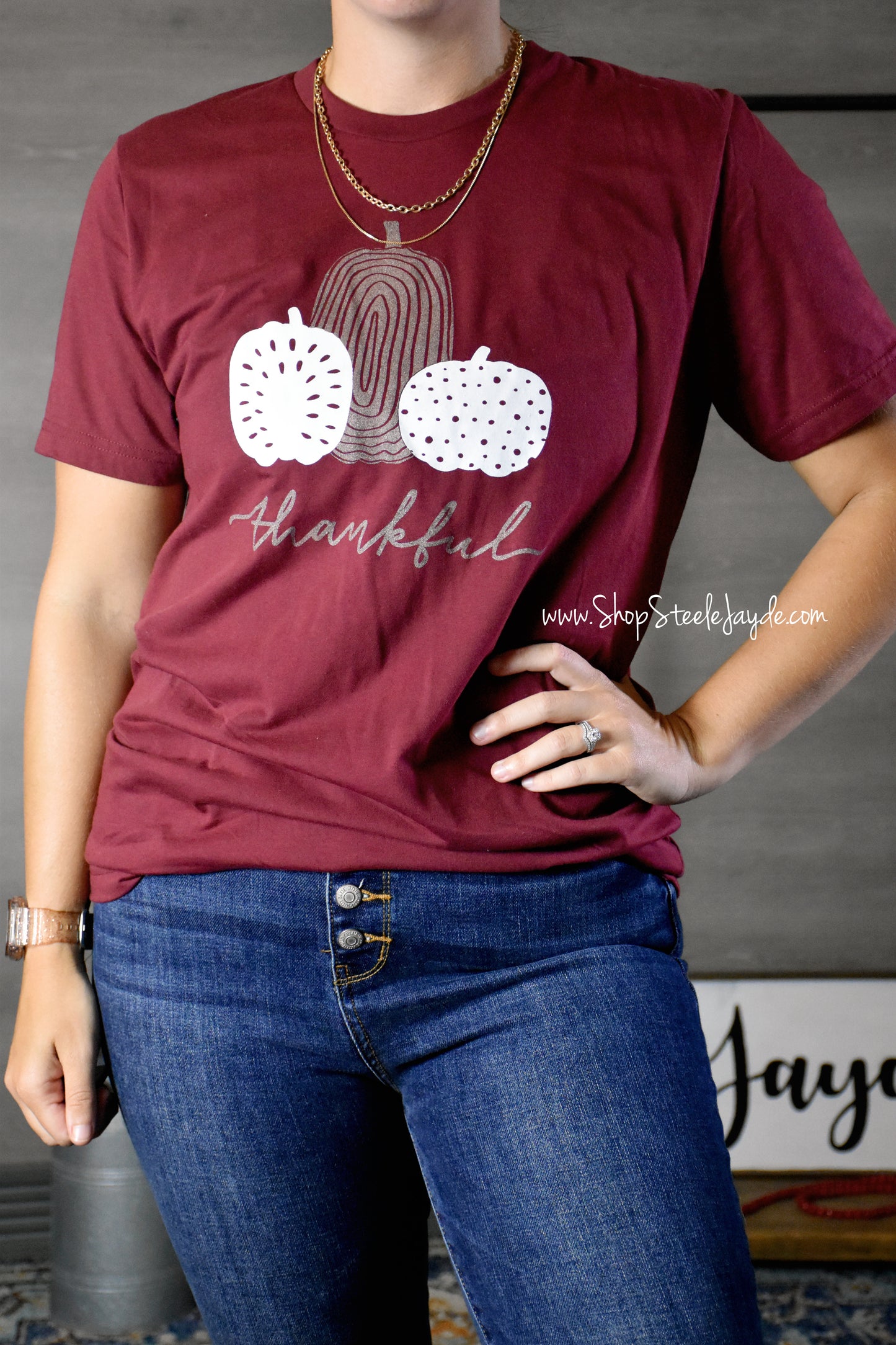 Metallic Lettering Thankful Graphic Tee