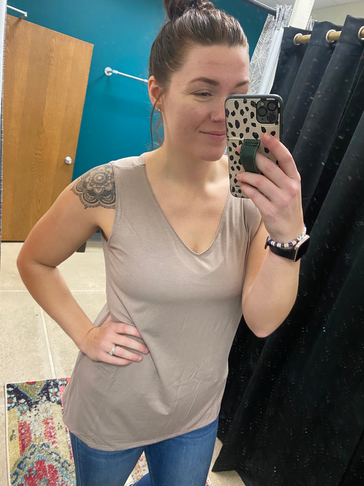 DOORBUSTER Side-Slit Sleeveless Top {Neutral}