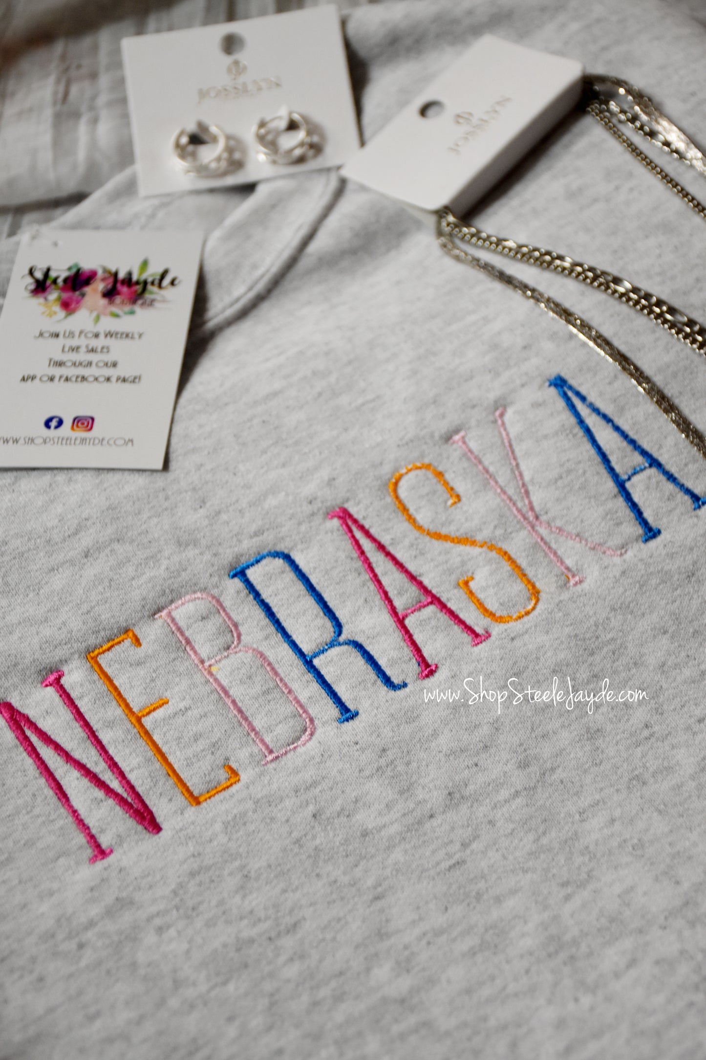 NE Bright Embroidered Plush Pullover