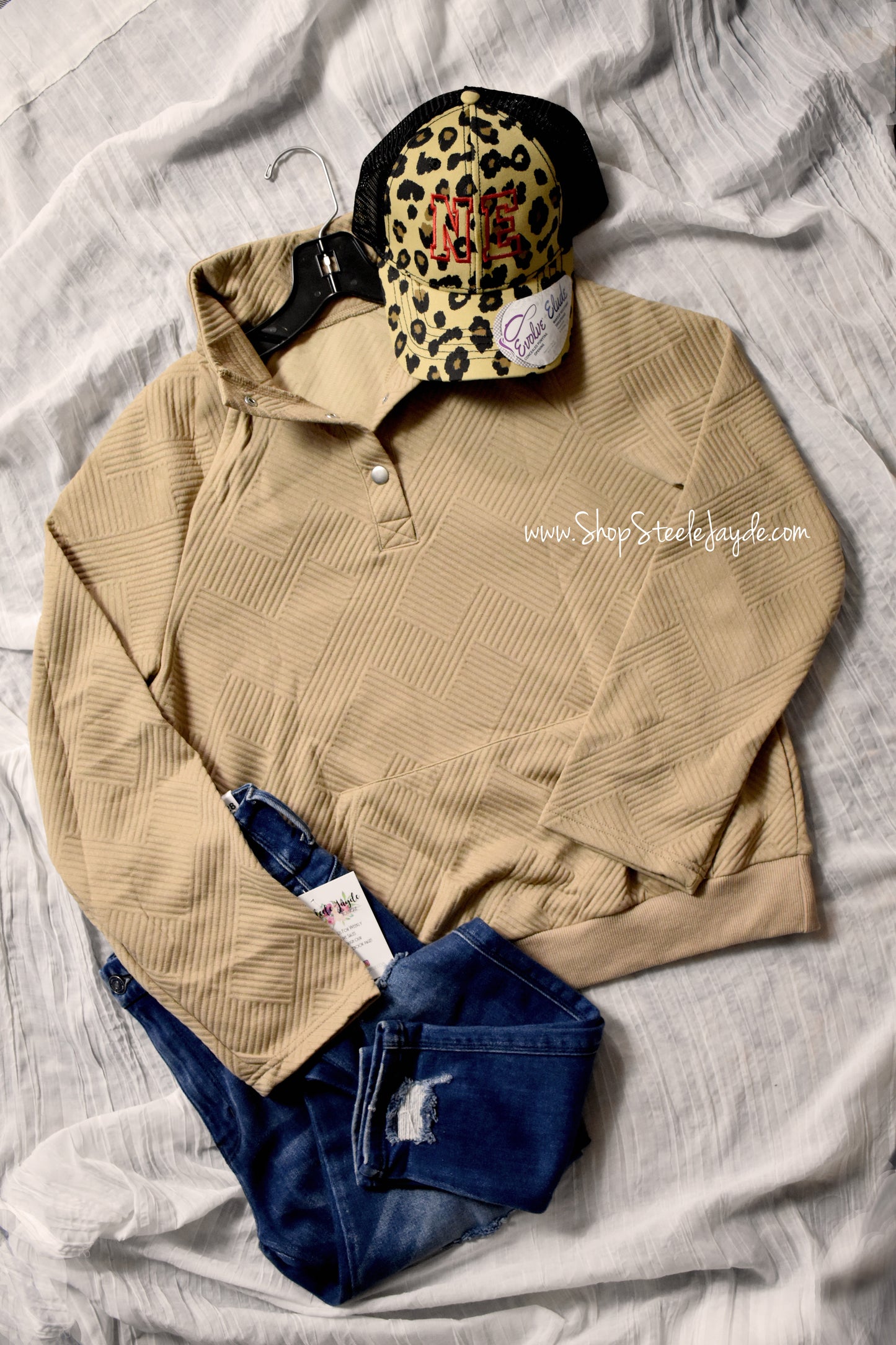 Savannah Textured Snap Pullover {Kahki}