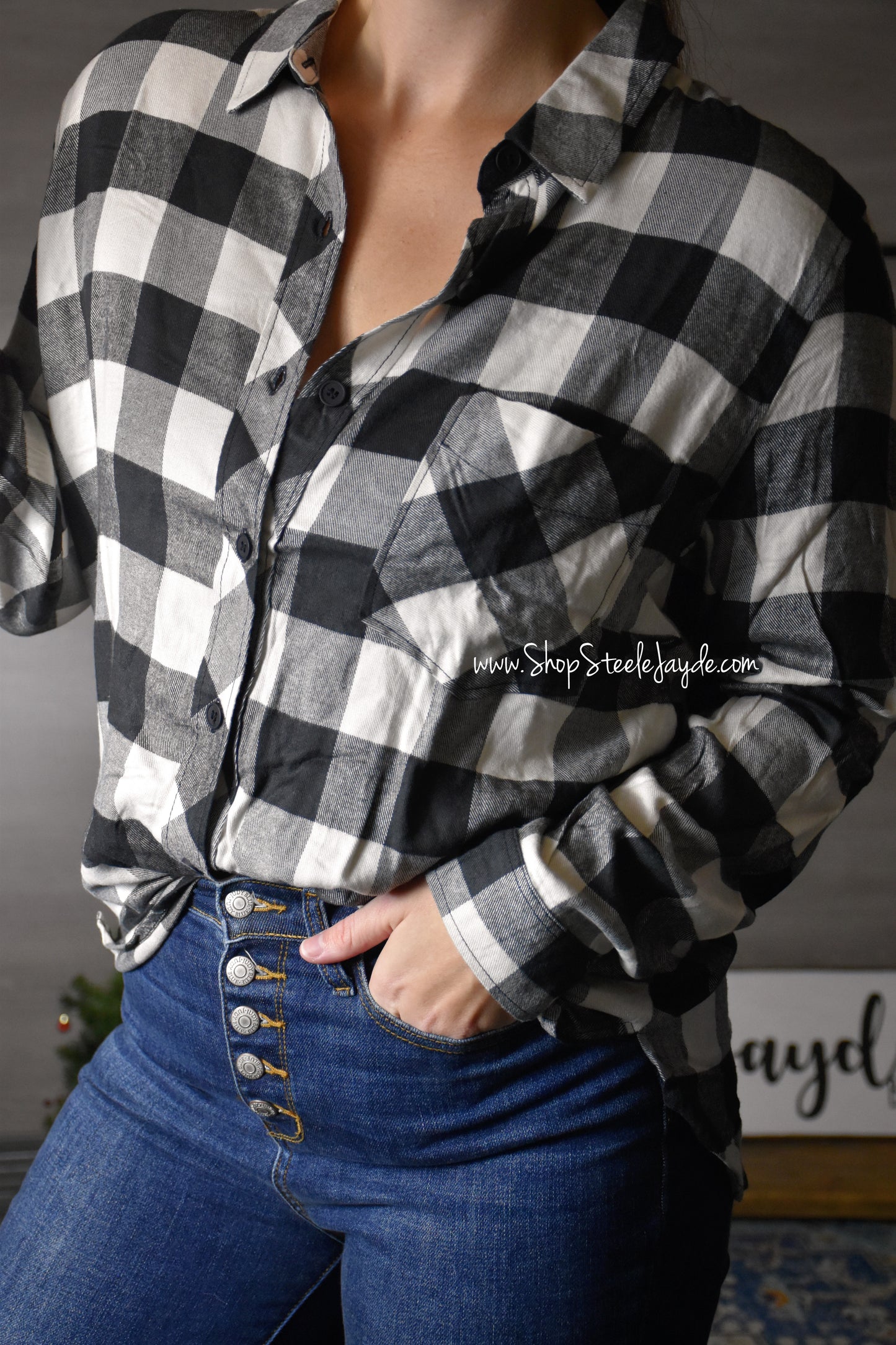 Dark Gingham Classic Flannel Top {Off-White}
