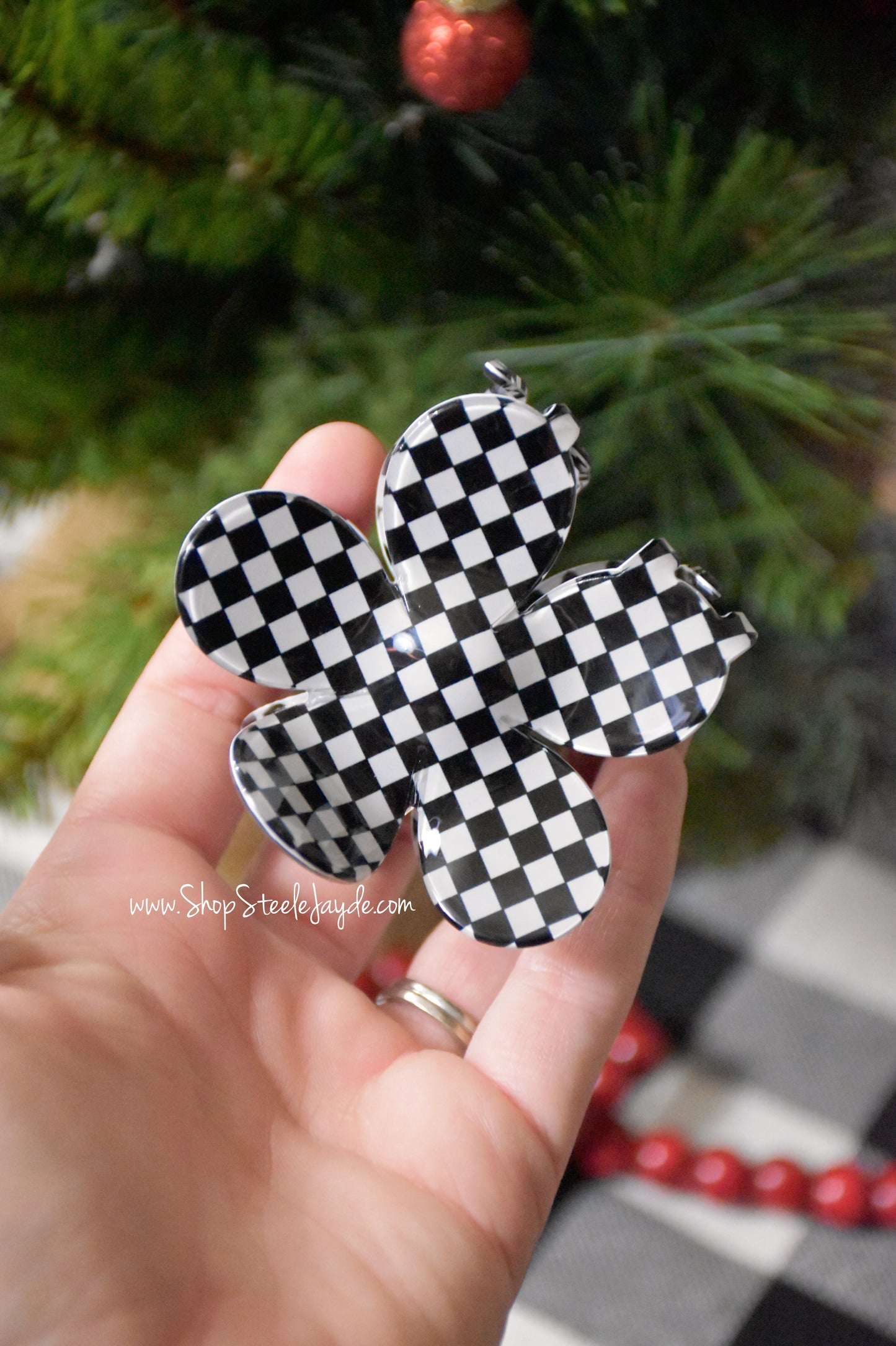 Jumbo Checkered Flower Claw Clip